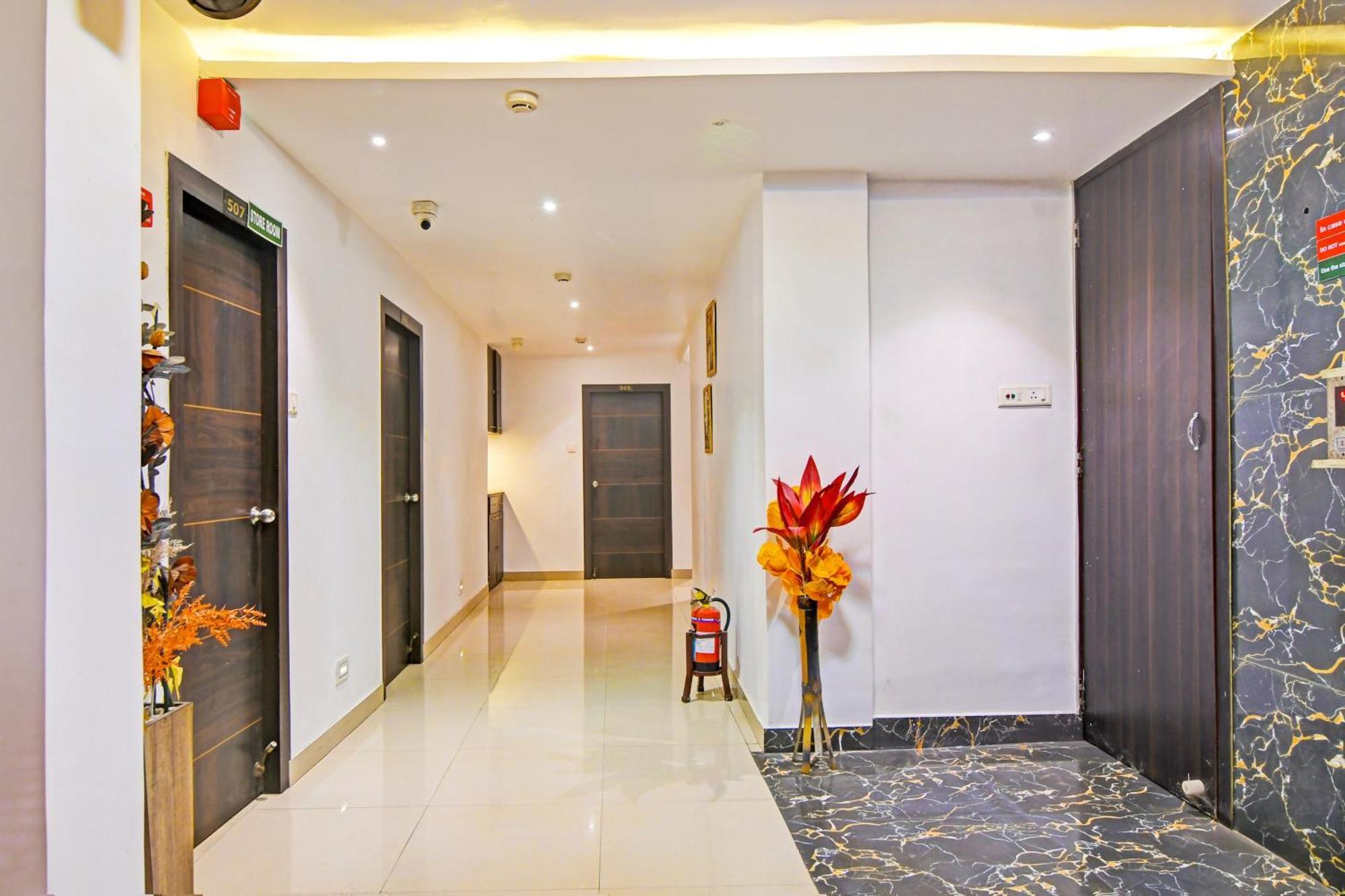 Super Hotel O Baguiati Nager Bazaar Exterior foto